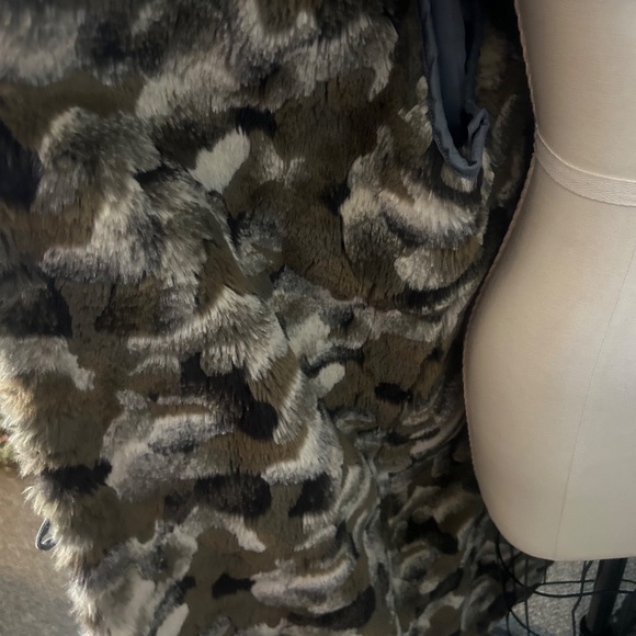 Vintage trench coat with faux fur lining - Picture 4 of 4